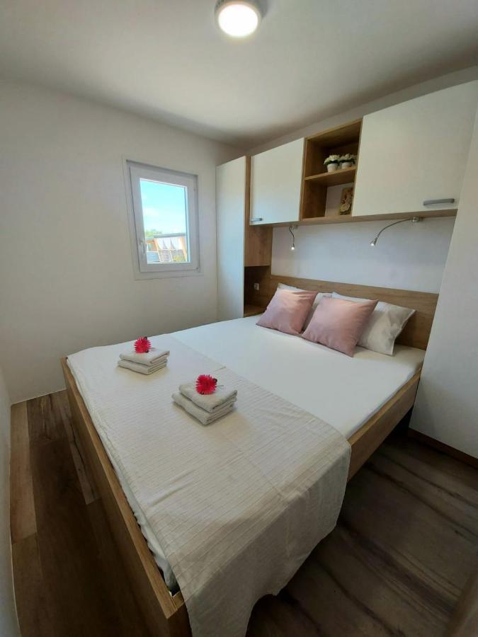 Mobile Homes Charly Tisno Buitenkant foto